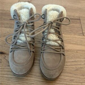 Sorel Women's Tan Lace-Up Winter Boots